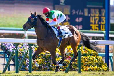 好時計で3馬身差の独走V 23年のレイク初勝利はアンドアイラヴハー