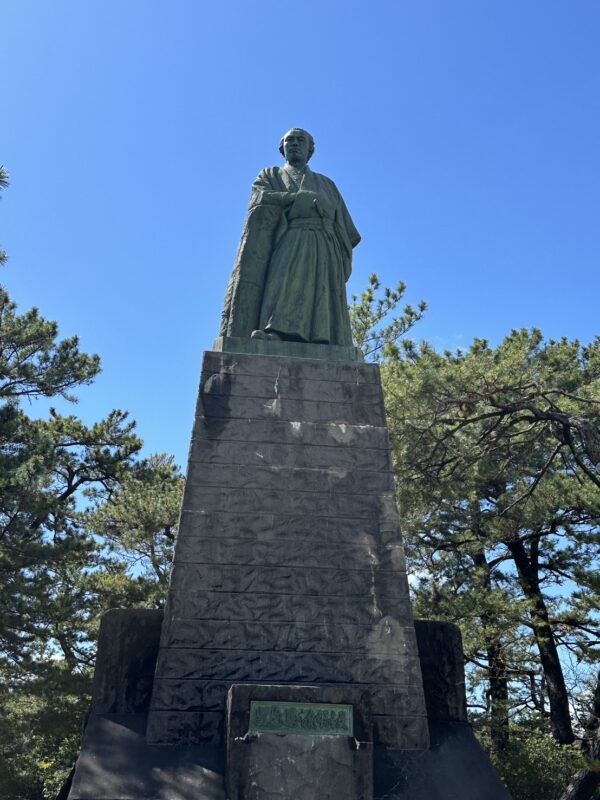 代表・岩崎義久が人生初の高知へ 黒船賞で生産馬レディフォースと再会 LAKE VILLA FARM