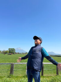 猛暑対策！ロゴ入り空調ベストを全スタッフに