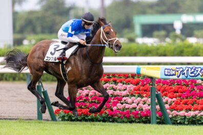 休み明けも初の左回りも関係なし コンフェルマが堂々の逃げ切りで初勝利