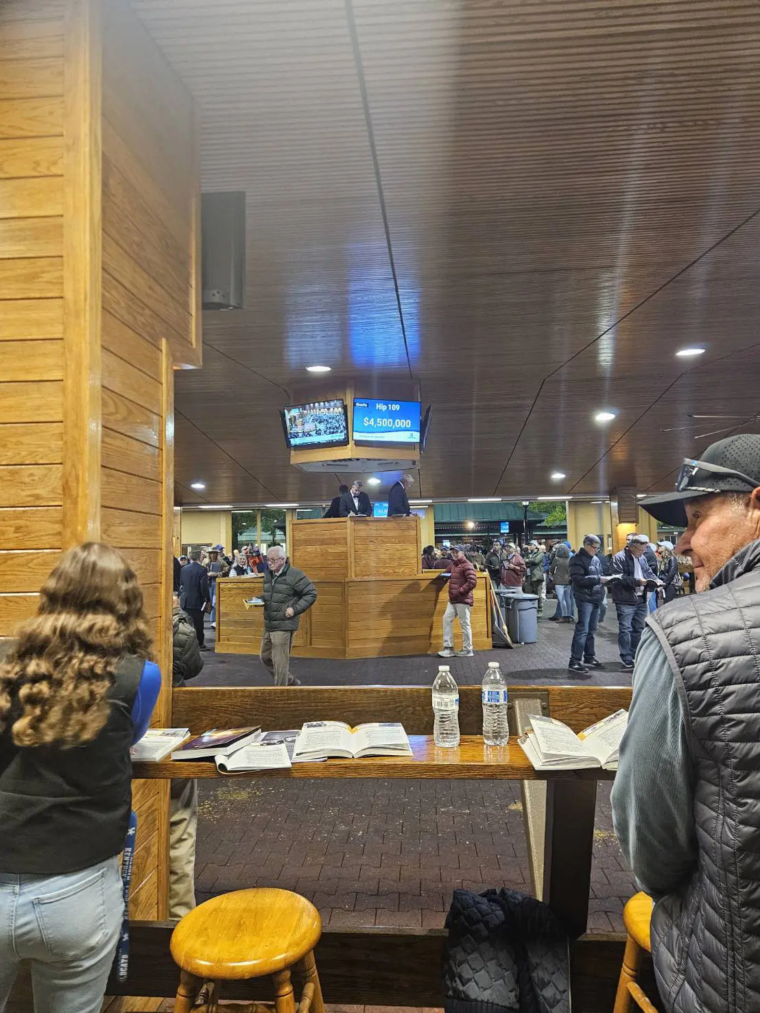 米国セール遠征2025】 スタッフが語る繁殖牝馬を追いかけて③ | LAKE VILLA FARM