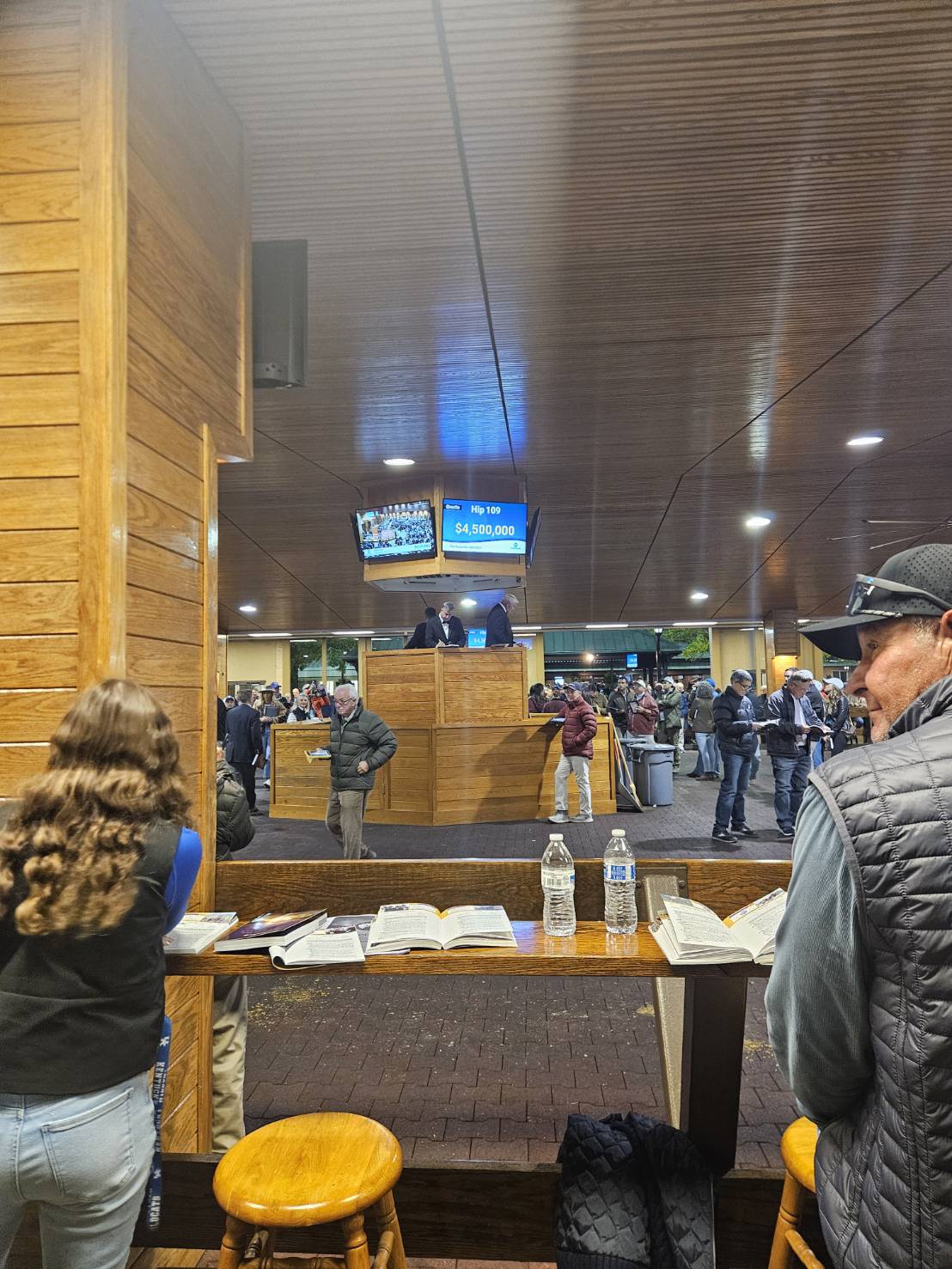 Just FYIを450万ドルで落札